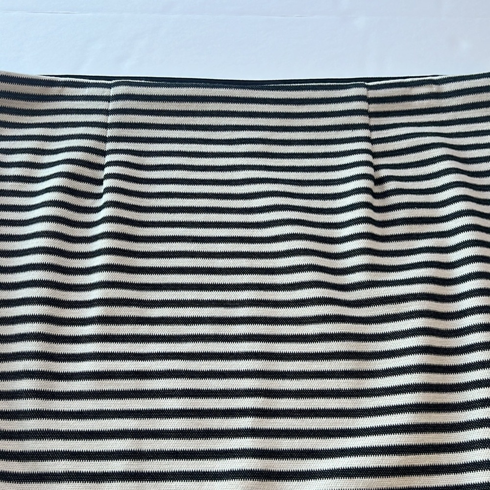Women’s striped skirt, black and cream size large 12/14 NWT - Picture 7 of 9